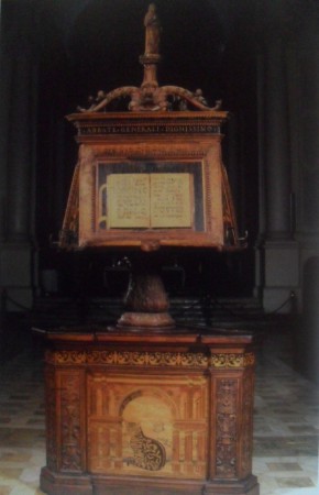 Atril tallado 1507 madera de 230 cm de alto Raffaele da Brescia, coro de la iglesia de la abadía 